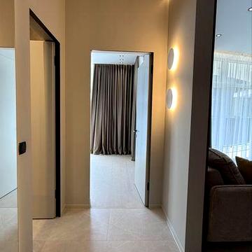 Продаж 2-кімнатної квартири ЖК Кристал 69,8 м² | 4 поверх | 5хв від парку Боздош | меблі | техніка | 2 кондиціонери | телевізор | багато шаф | ЖК Crystal