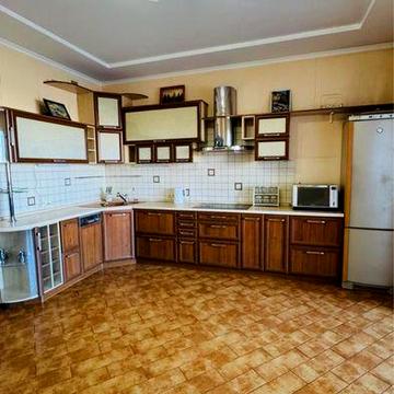Сдам красивую квартиру Незалежности 17