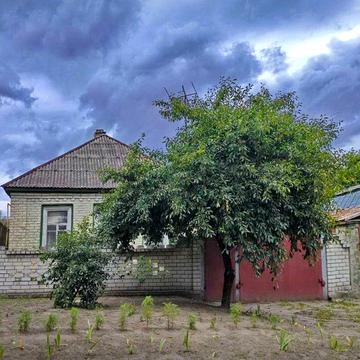 Продаж будинку і земельної ділянки в районі *к-тр МИР*