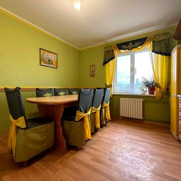 Снимите трехкомнатную квартиру на улице Знаменская (Прапорна), Новоселовская
