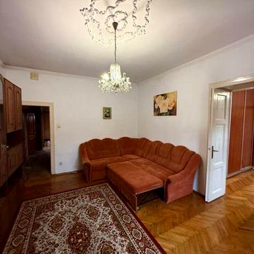 Здається в оренду 3-х кімнатна квартира на Пекарській