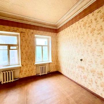 Продаж  4 кімнатну квартиру на пр. Поля ( низ)