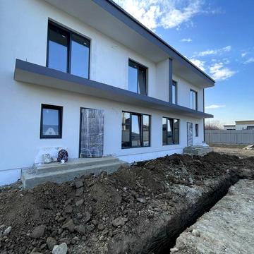 Продаж котеджа з газом в Минай від забудовника