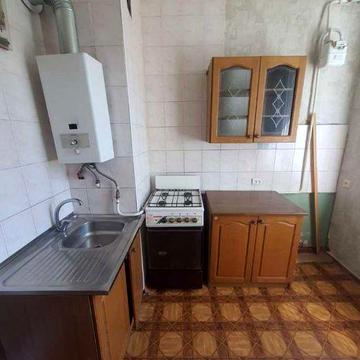 Продам 2-к сталинку с ремонтом на ж/м Солнечный