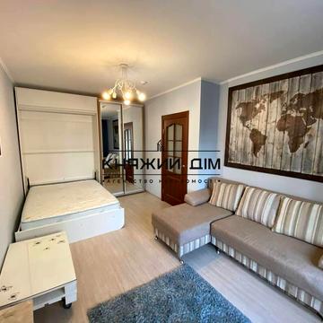 Бориса Гмирі вул., 18