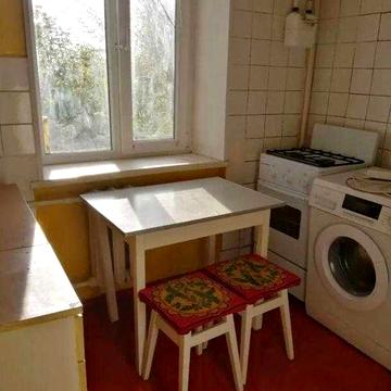Продам 2 к. поруч з метро 23 серпня