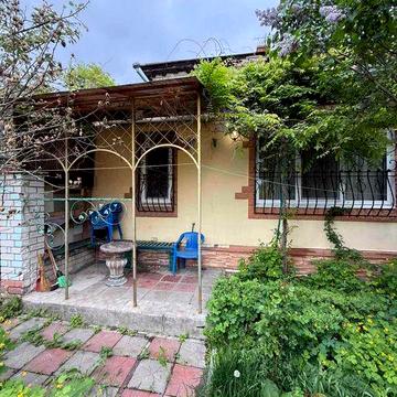 Оренда! Трикімнатна квартира з власним двором, історичний центр міста