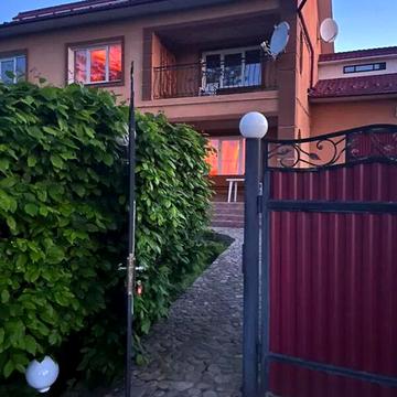 Довгострокова оренда 6к Дім Богдана Лепкого