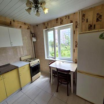 Продаж 1к. Піски. 2 поверх. Ключі на угоді!