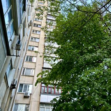 Академіка Заболотного вул., 12