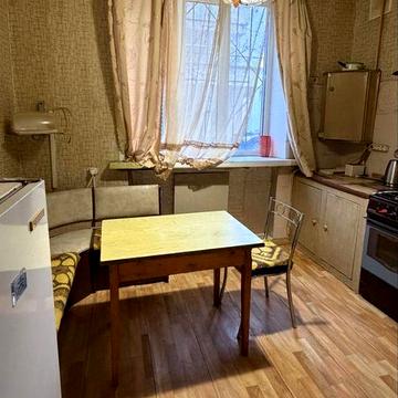 Продам 2х комнатную квартиру в центре