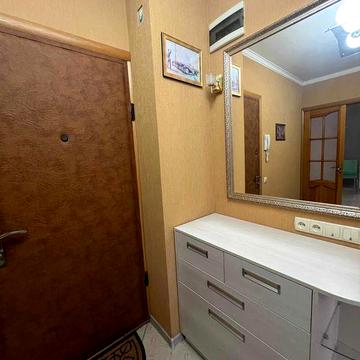 Терміновий продаж 2-х кімнатної квартири з ремонтом (405053)