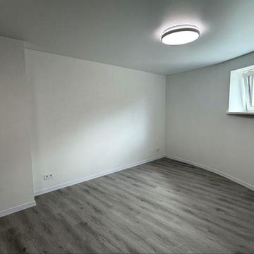 Продаж 2к квартири 51 кв м цоколь Гостомель