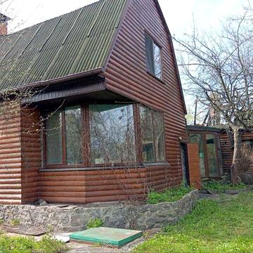 Продам домоволодіння на Баварії в котеджному селищі Хвилинка