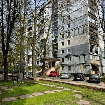 Продам 3-х  кімнатну квартиру вул. Будівельників 14-Б