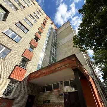 Продаж 1кім квартири біля Вікторії Гарденс за вул. Пулюя