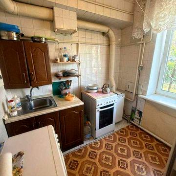 Продам 3-к квартиру 55 кв м со своим палисадником на Адмиральском пр-те(kor-02)