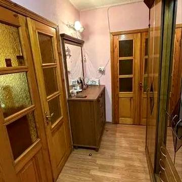 Продаю 2- к квартиру Центр, метро Левада, Гимназическая Набережная