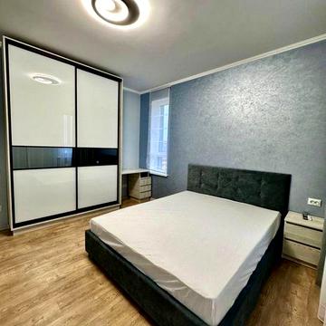 Продаж 1-кімнатної квартири, вул. Довга 30А (зданий будинок)