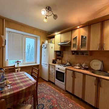 Продается 2 комнатная чешка в Корабельном районе!
