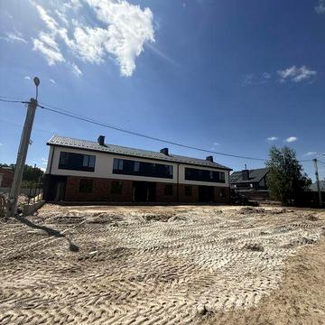Таунхаус з великою земельною ділянкою в Ворзелі