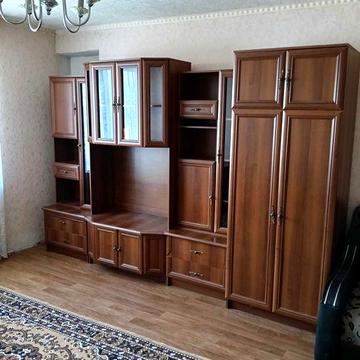 АН здає охайну 1но Центр "Мир" 8/9 ліфт,ел.опалення,меблі,техніка