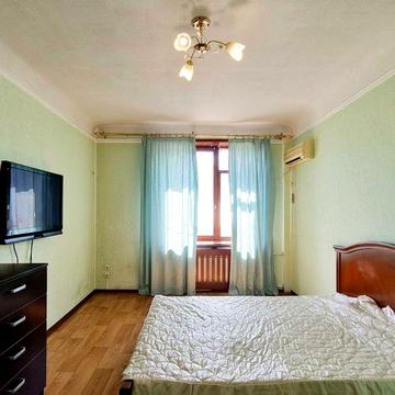 простора 2к квартира на Подолі, Межигірська 56, поряд м.Т. Шевченка