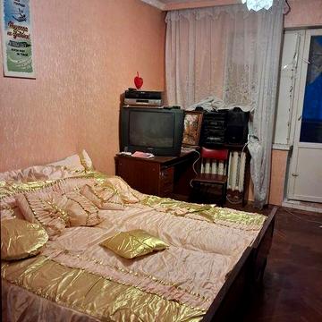 Здається в оренду трикімнатна на Борщагівці.