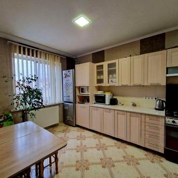 Продається 3-к. квартира м. Заставна