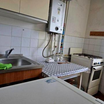 Європейська 145 поруч зупинка вільна