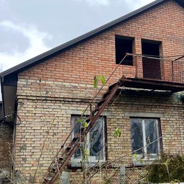 Продаж частину будинку в Гостомелі під ремонт! Центр вул. Рекунова