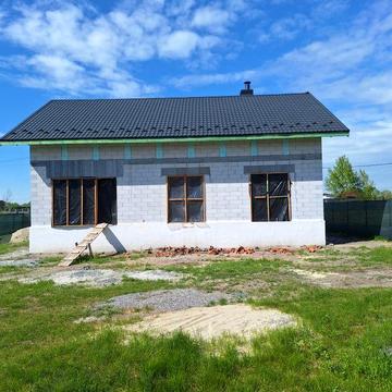 Дом в зазимье у реки возле храма