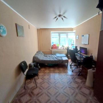 Продам 1 кімнатну квартиру вул.М.Загривного 1А.