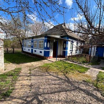 Продам будинок з земельною ділянкою