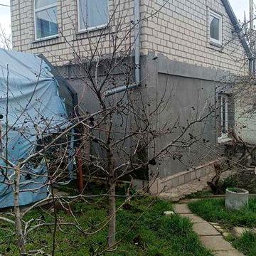 Продам доглянуту дачу в Перших Садах, 2 поверхи, опалення