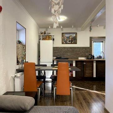 Продам  ДОМ с рем и меб. в центре Обуховки тихое место ул Центральная