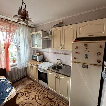2-во кімнатна 5/9 цегла  вул.Захисників  Украіни