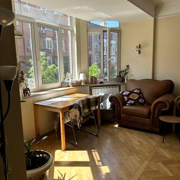 Поділ | Введенська 29/58 | 70м² світла 2-к квартира | 2 поверх | Газ | Безпечна сторона | Євроремонт