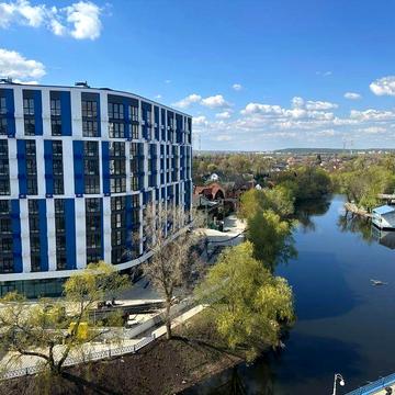 Будинок зданий. Вид на Батьківщину-Мати. ЖК Рівєра. ПАРКІНГ. ЖК Рів'єра
