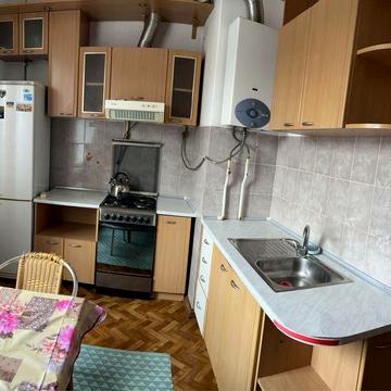 2кім з окремими кімнатами біля ЦУМа