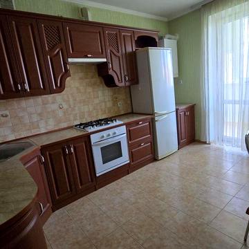 1к квартира на Поділлі. Вільна