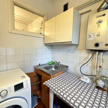 Європейська 145 поруч зупинка вільна