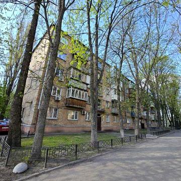 Продаж гостинки в Києві з новим ремонтом поруч з Академмістечко,вул. Академіка Вернадського. ЖК Будинок