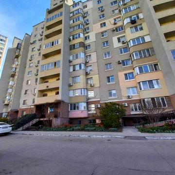 Продам 1-комнатную квартиру на ул. Высоцкого в новом доме из красного кирпича