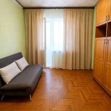 Продам 3-кімнатну квартиру 72 м², Воскресенка, вул. Кібальчича 9, поруч школа