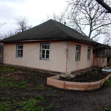 Будинок старенький, але доглянутий, 75 км від Київа