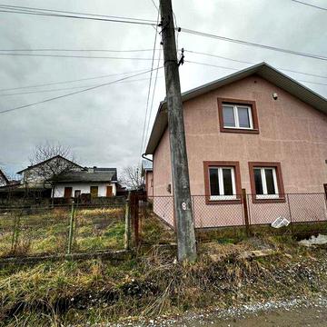 Продаж 2-поверхового будинку з частковим ремонтом | м. Дрогобич