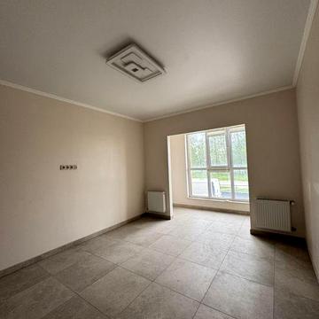 Продаж 1-кімнатної квартири  в новобудові ЖК Варшавський з ремонтом