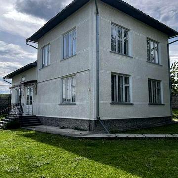 Продам гарний будинок у м. Кіцмань