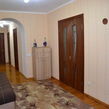 Продам 3-кімнатну  квартиру В. Івасюка 20А